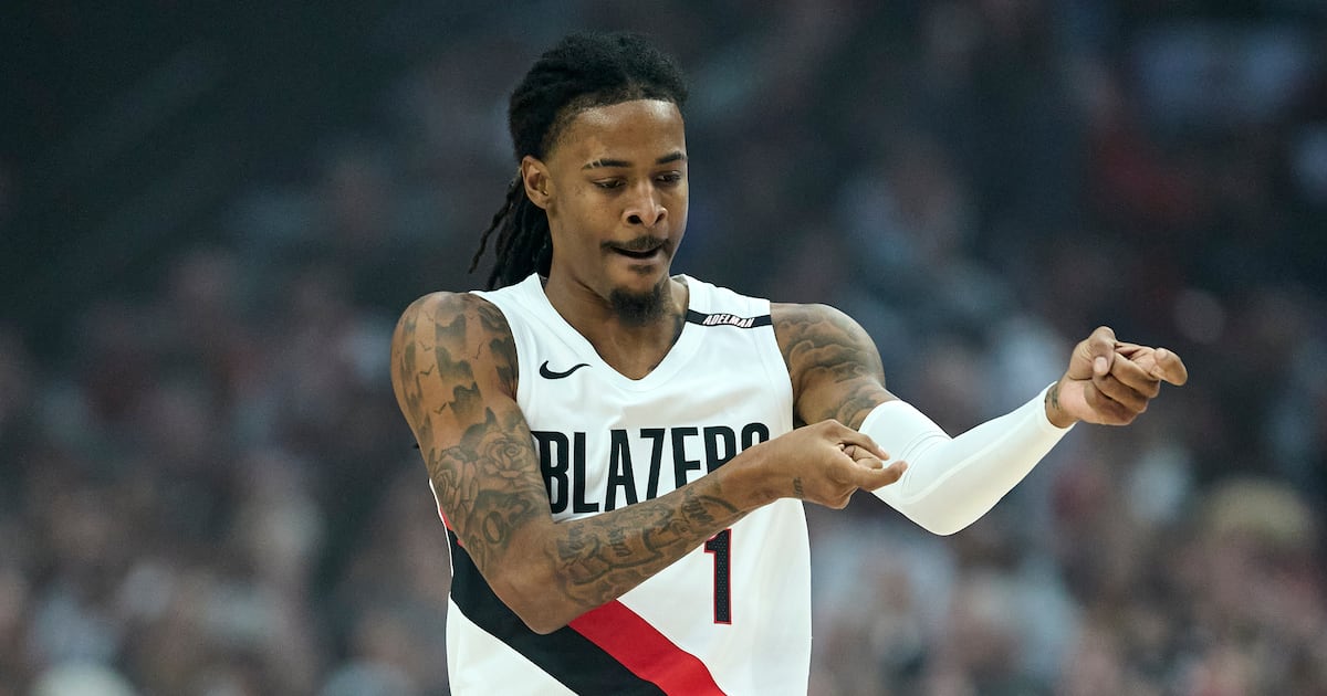 Ja Morant leaves Trail Blazers–Grizzlies game with left hamstring injury after 14 points