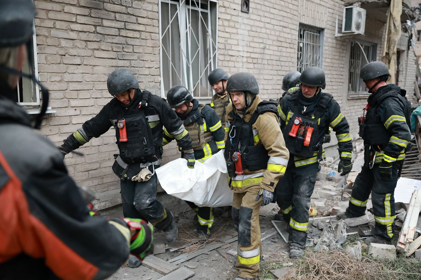 Russian strikes kill at least 7 in Zaporizhzhia after Trump announces diesel deal with Putin