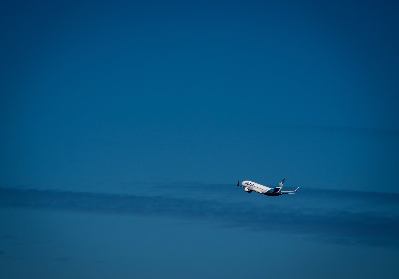 TSB report: broken rotor blade caused WestJet engine fire, forced Kelowna emergency landing