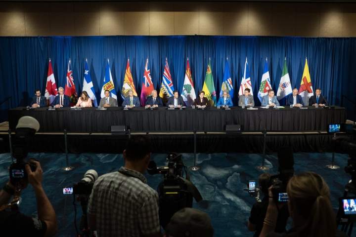 Danielle Smith keeps premiers’ constitutional position vague ahead of Alberta referendum