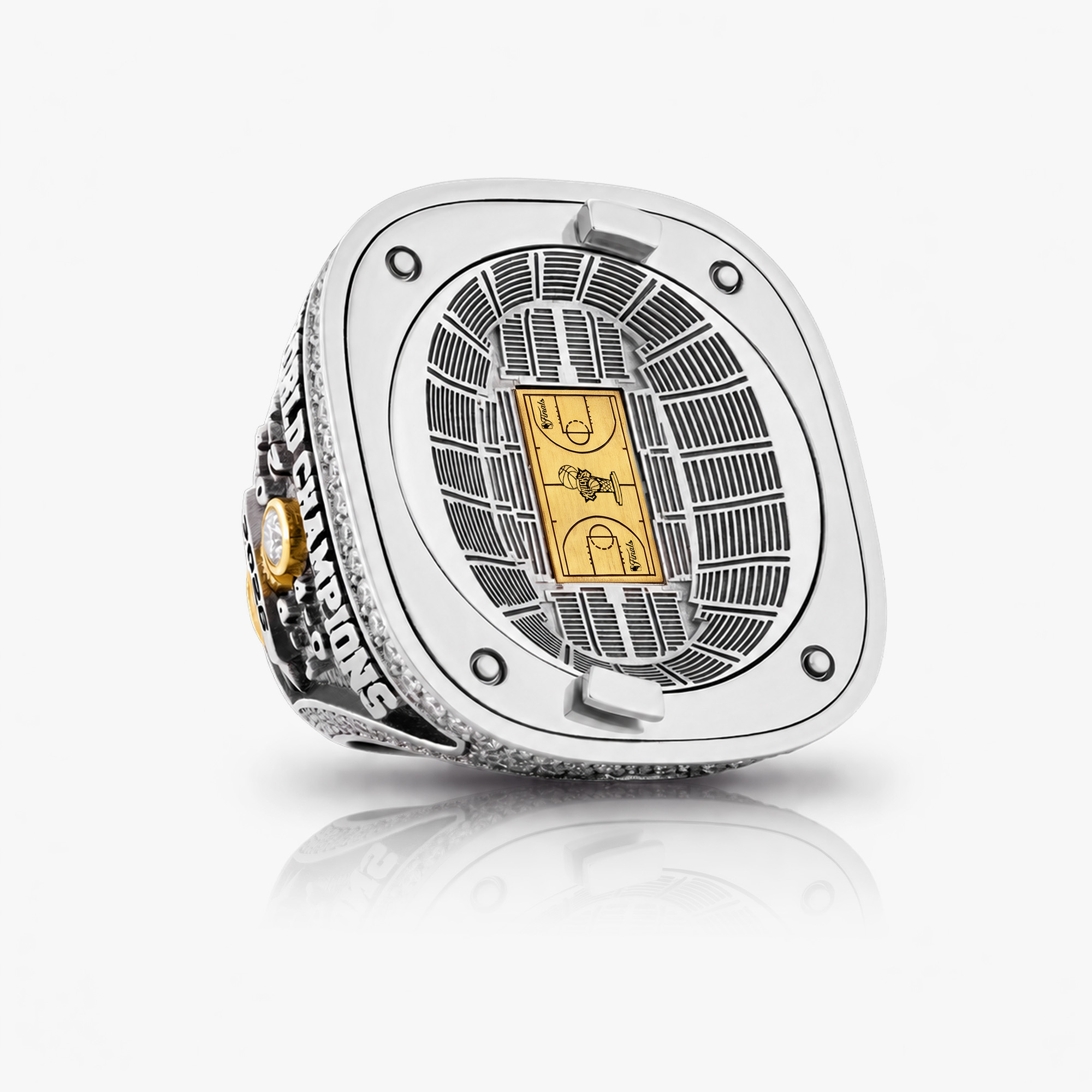 The Knicks’ championship ring has a miniature Madison Square Garden inside